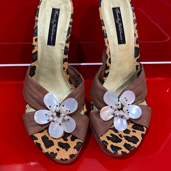 Beverly Feldman Platform Sandals w Pearl Flowers & Cork Wedge Heel EUC Size 8 - Picture 16 of 16